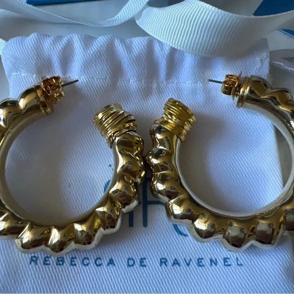Rebecca de Ravenel Hand Carved Wood Gold Boullion Hoop Earrings Great Gift